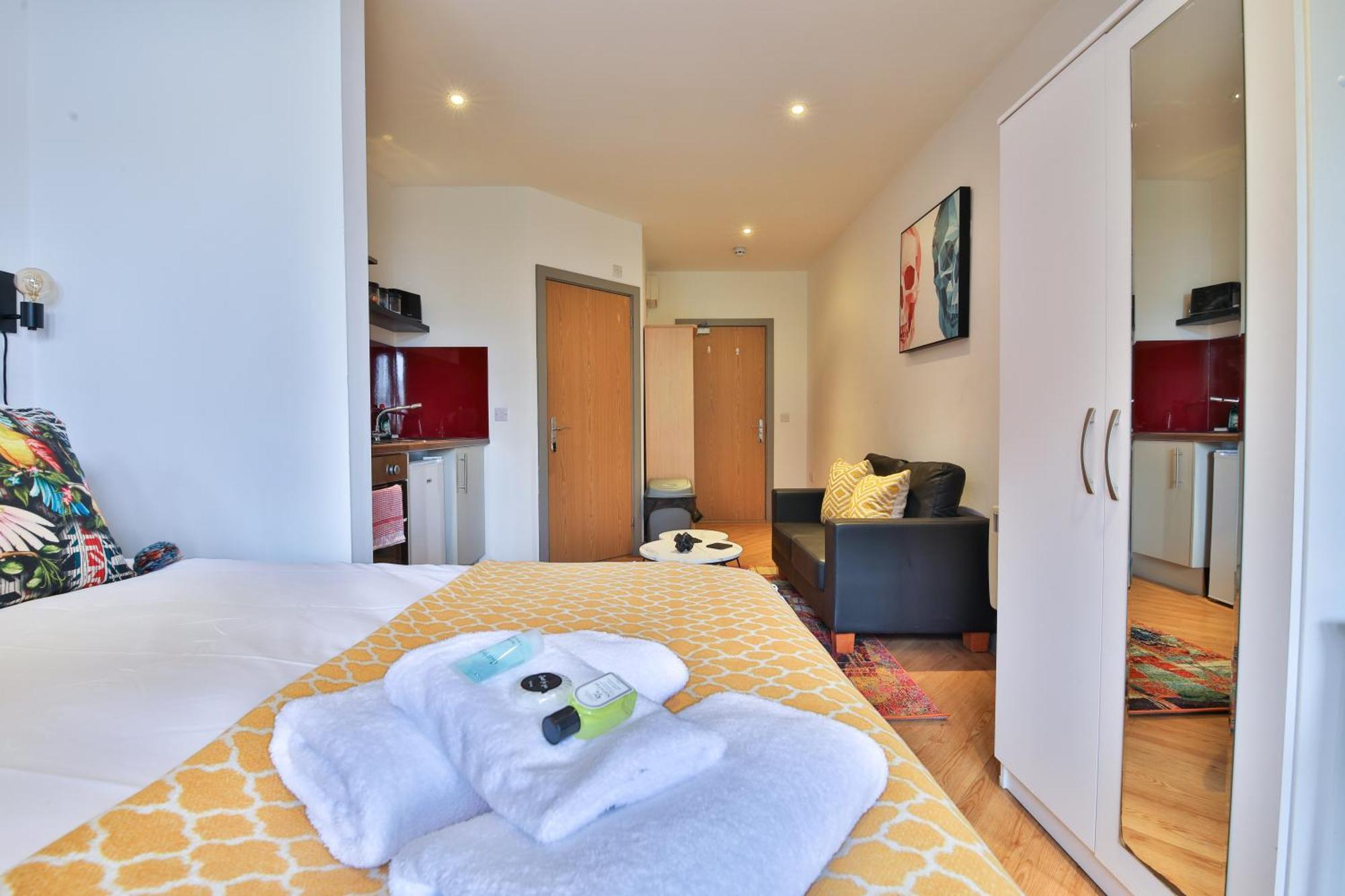 Princess Lofts City Centre Studios With Nespresso Coffee Machines & New Fast Wifi By Stayright Swansea Exterior photo